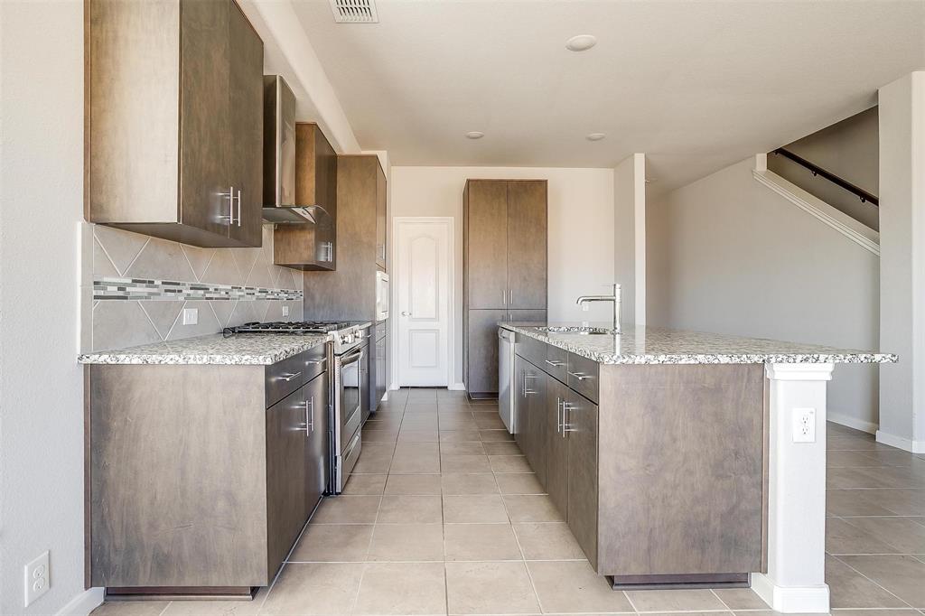 10501 Beacon Ridge Drive Property Photo 15