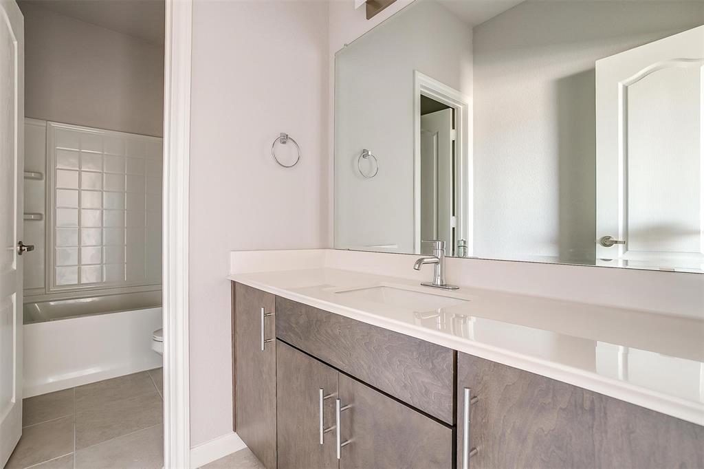 10501 Beacon Ridge Drive Property Photo 32