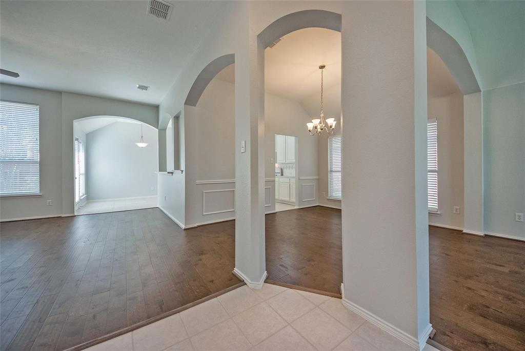 6013 Sidney Lane Property Photo 3
