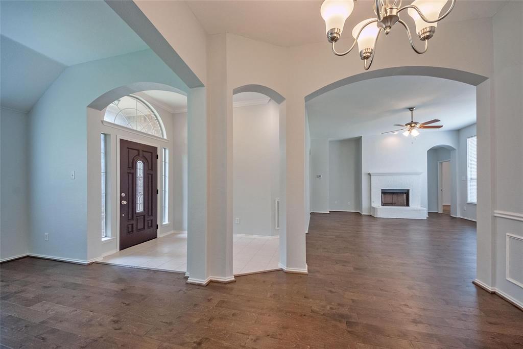 6013 Sidney Lane Property Photo 4