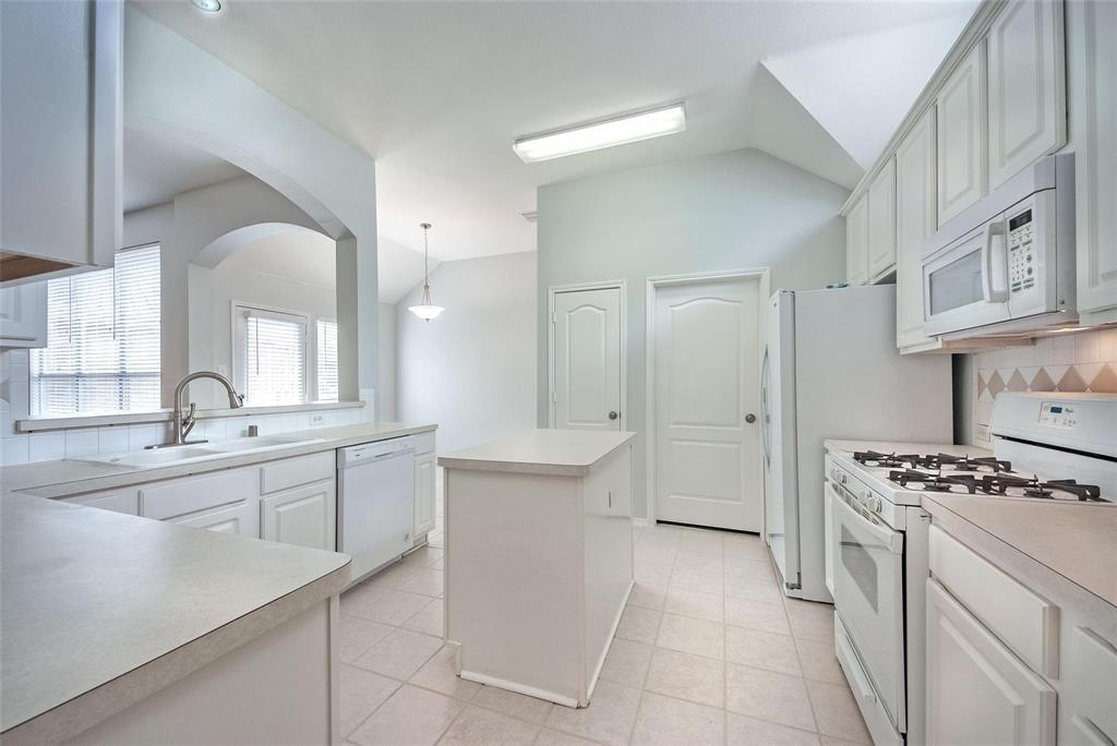 6013 Sidney Lane Property Photo 7