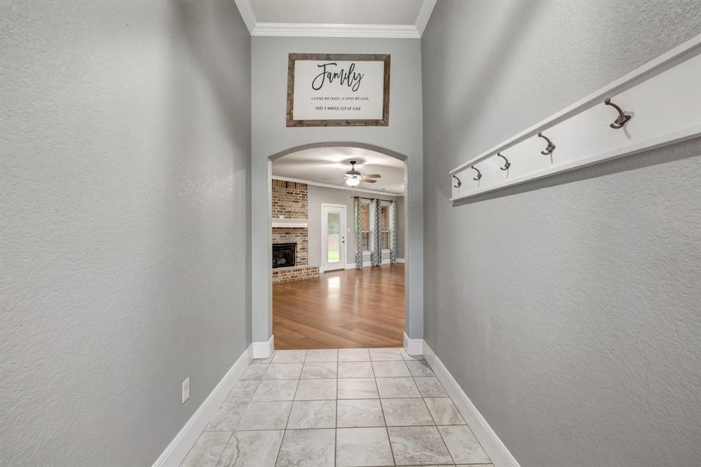 1420 Briar Crossing Drive Property Photo 3