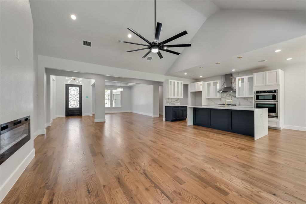 2206 High Pointe Drive Property Photo 6