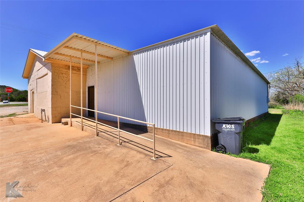 5843 Us-83 Property Photo 3