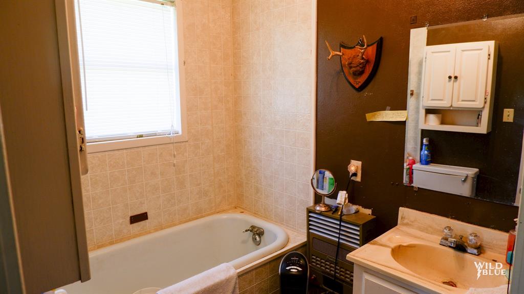 1520 County Road 2545 Property Photo 37