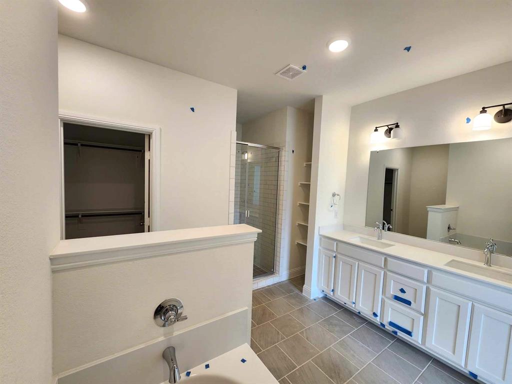 2701 Glasgow Way Property Photo 9