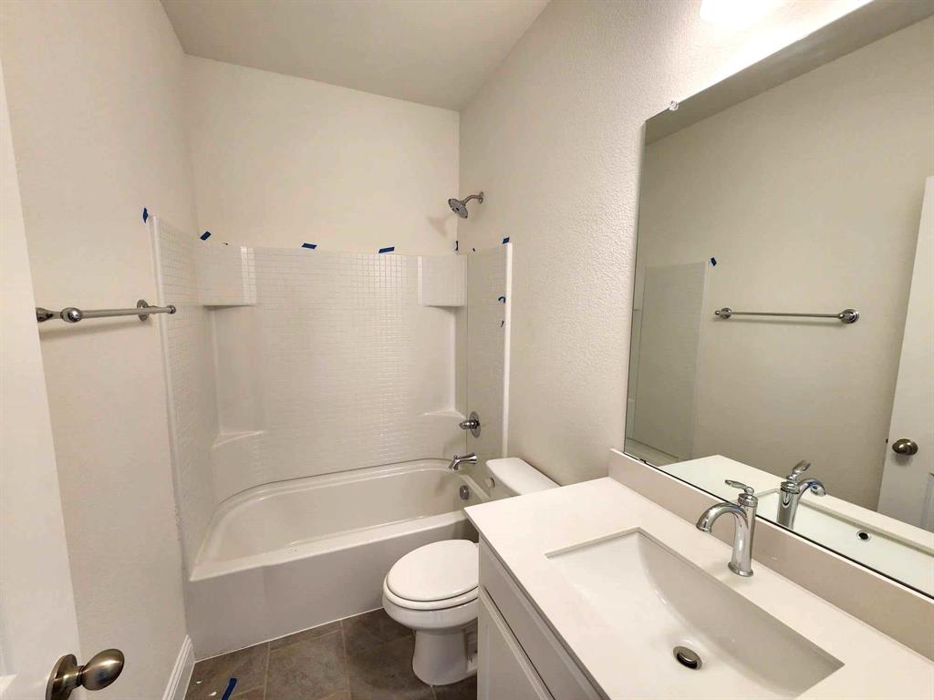 2701 Glasgow Way Property Photo 10