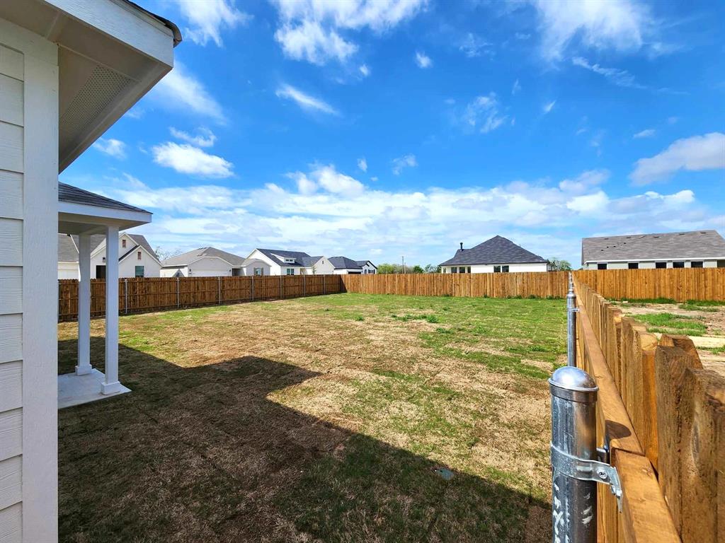 2701 Glasgow Way Property Photo 14