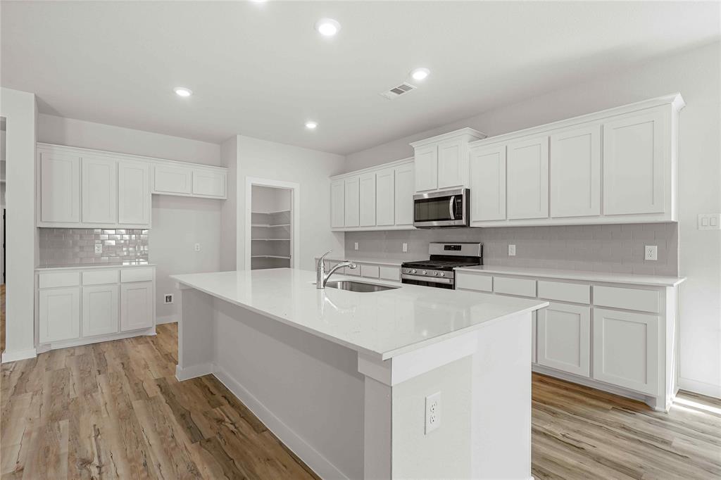 764 Vineyard Way Property Photo 6