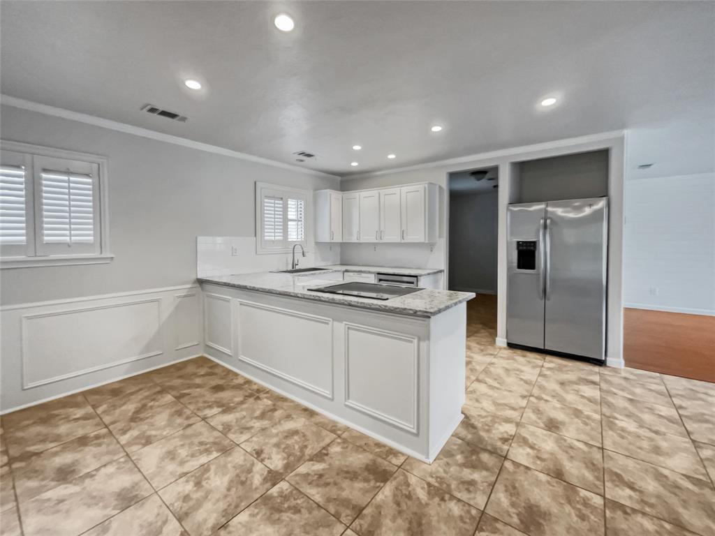 2 Meadowcreek Drive Property Photo 6