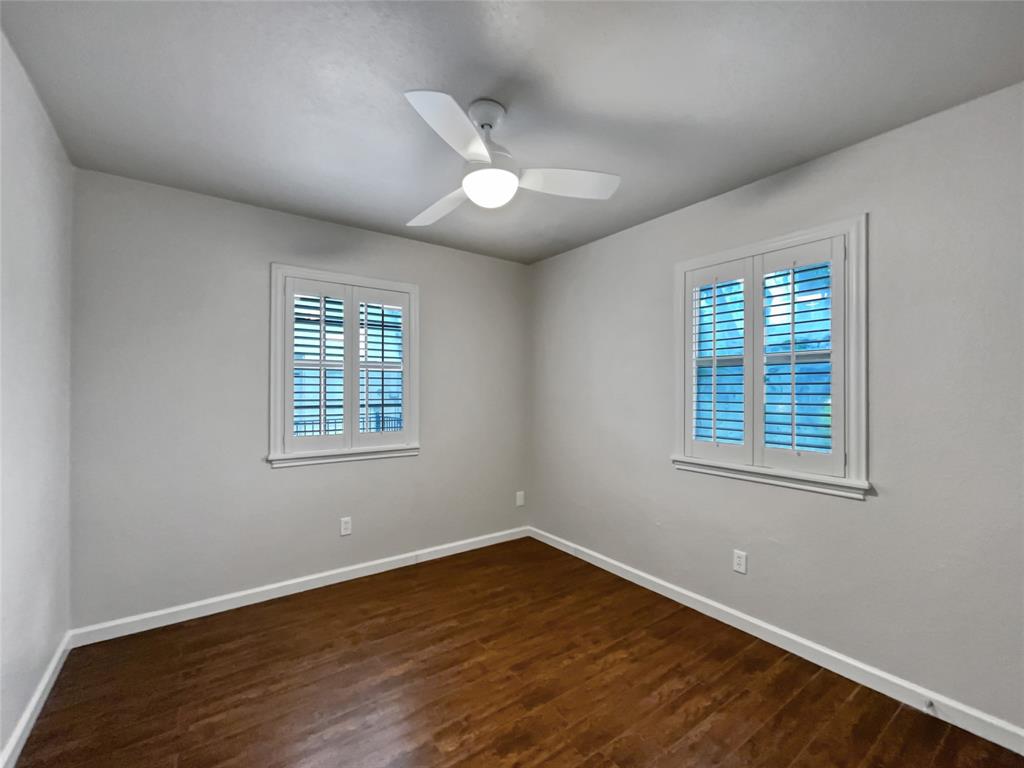 2 Meadowcreek Drive Property Photo 12