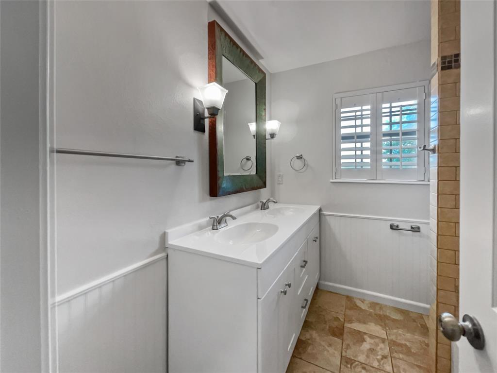 2 Meadowcreek Drive Property Photo 16