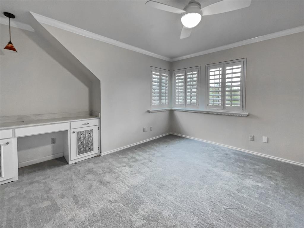 2 Meadowcreek Drive Property Photo 17