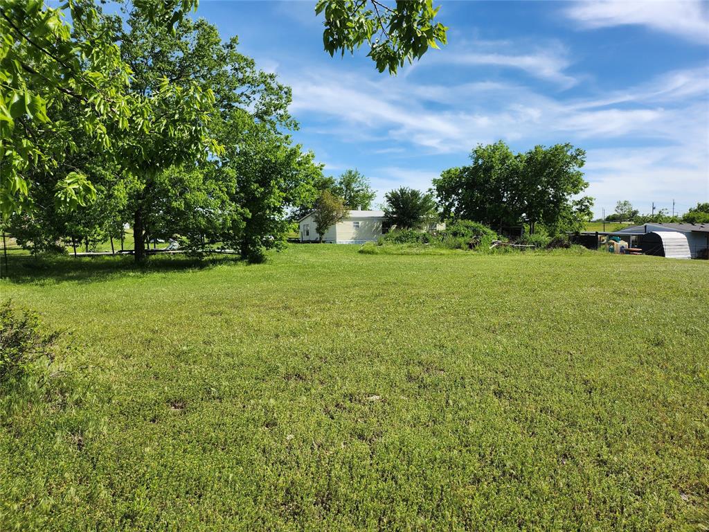 308 Coyote Trail Property Photo 4