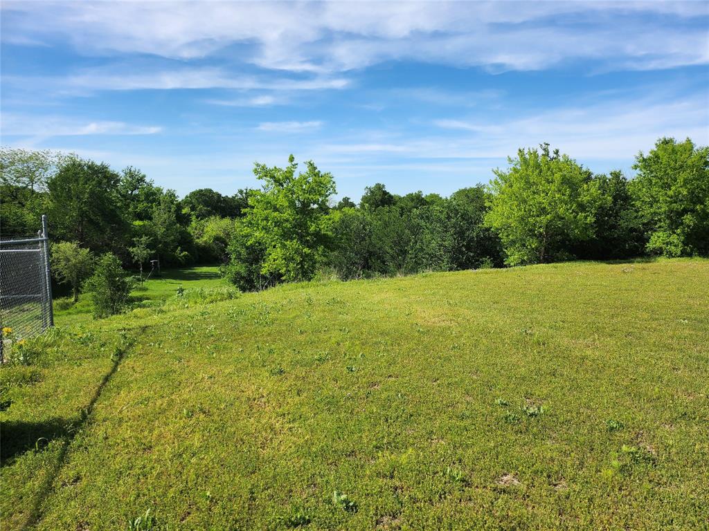 308 Coyote Trail Property Photo 6
