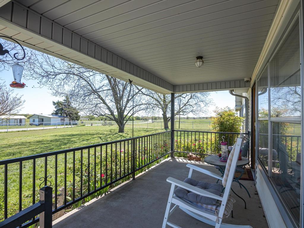 1006 County Road 2475 Property Photo 6