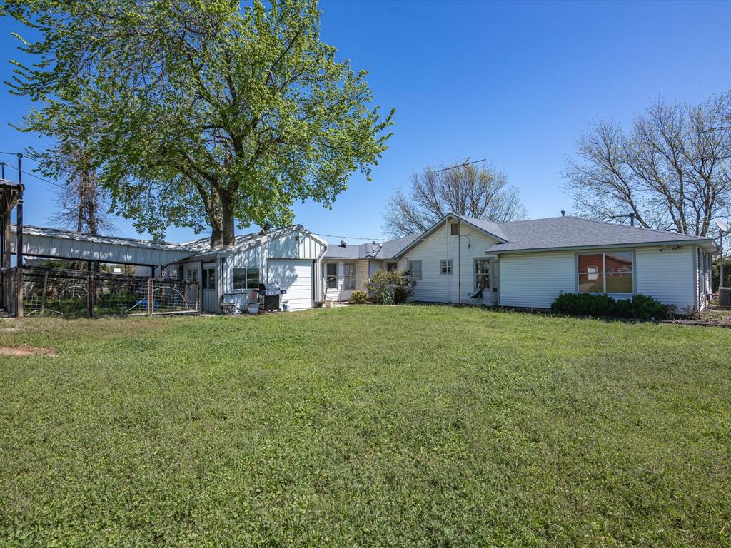 1006 County Road 2475 Property Photo 9