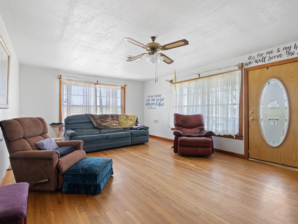 1006 County Road 2475 Property Photo 12