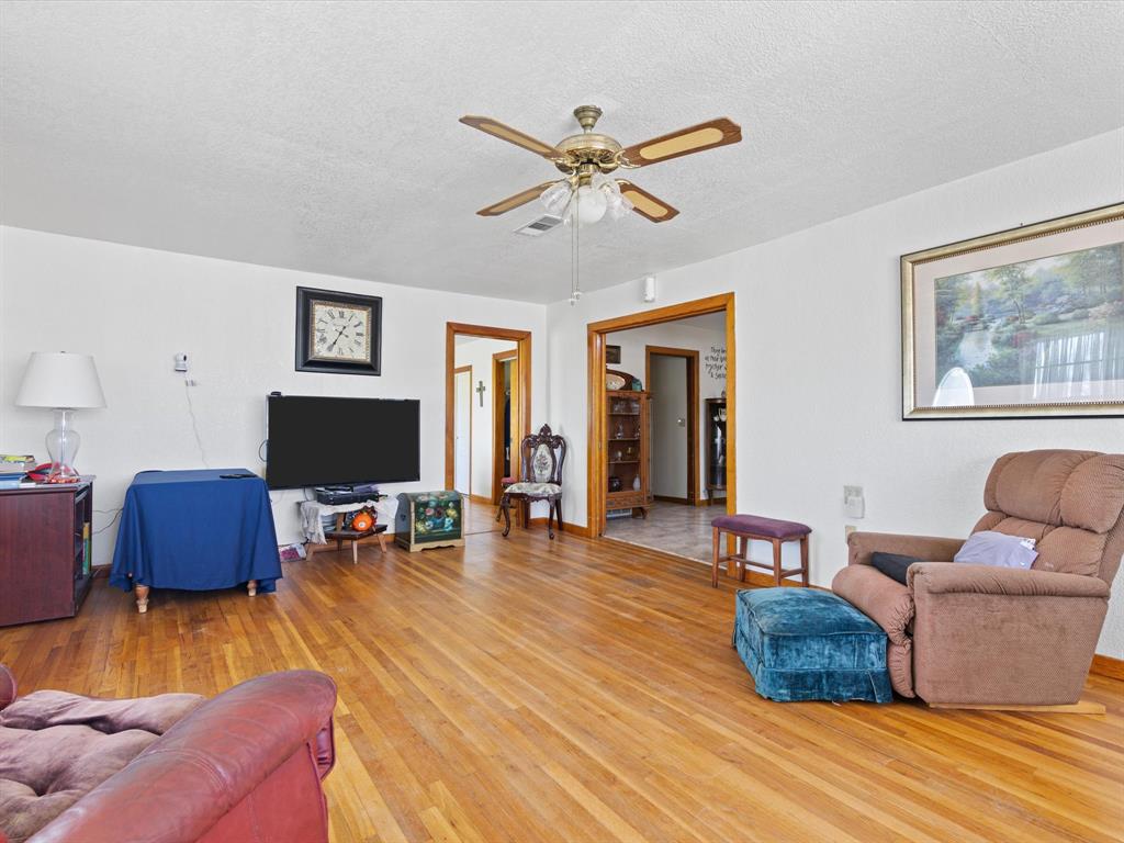 1006 County Road 2475 Property Photo 13