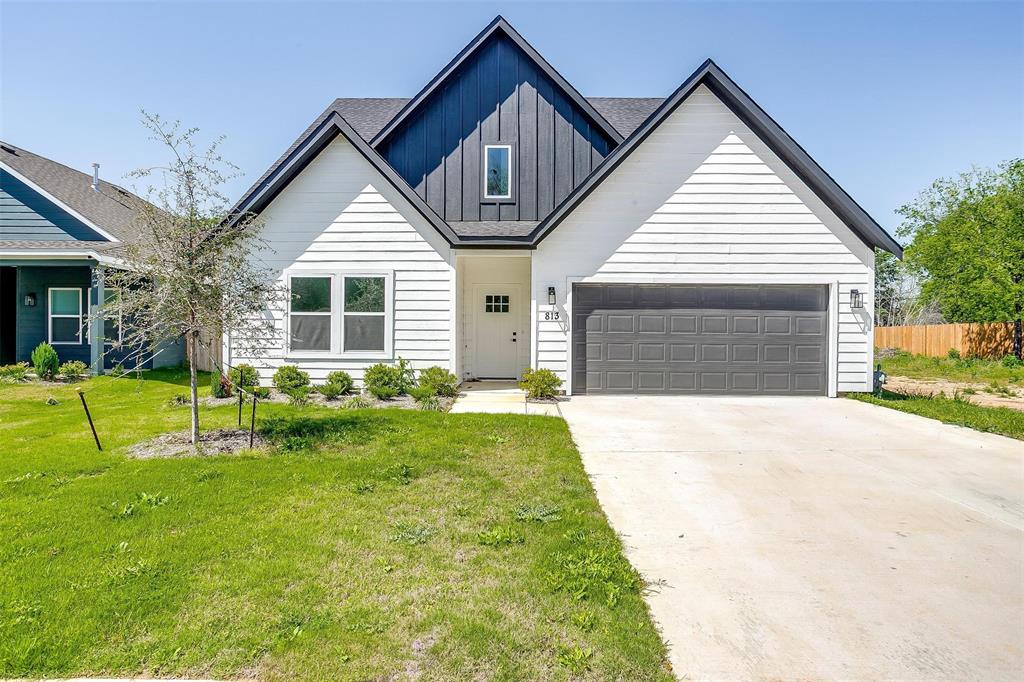 813 Stamps Avenue Property Photo 1