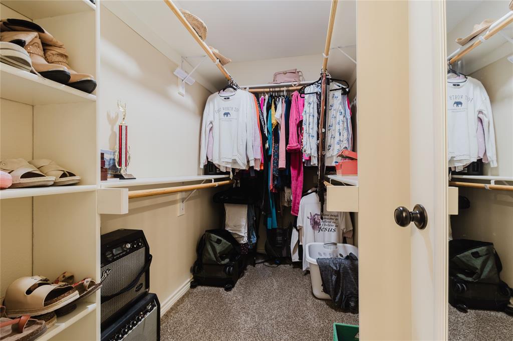 404 Avenue Property Photo 9