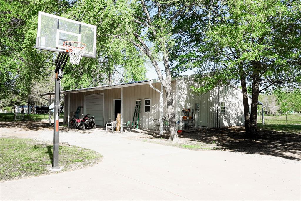 679 County Road 1465 Property Photo 6
