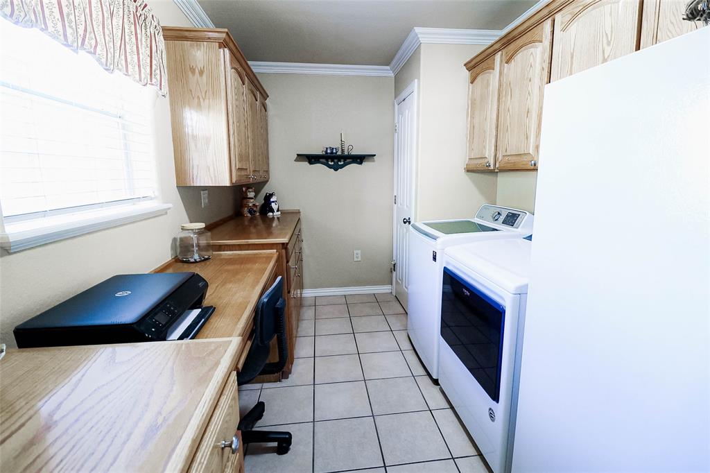 679 County Road 1465 Property Photo 19