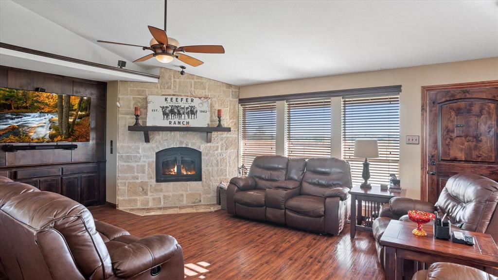 11874 Fm 157 Property Photo 4