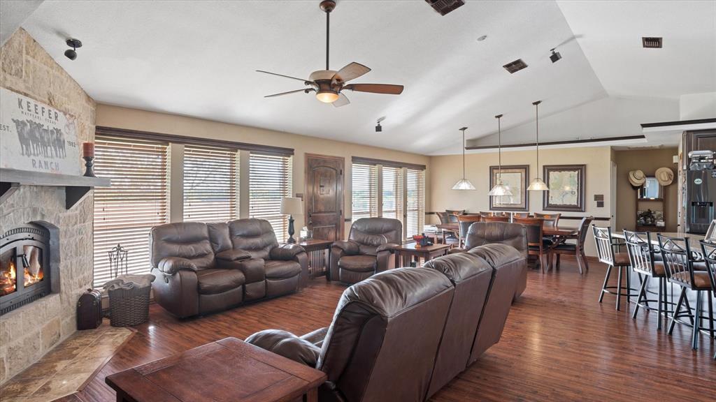 11874 Fm 157 Property Photo 7