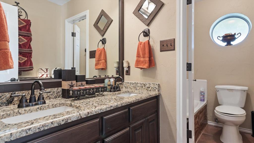 11874 Fm 157 Property Photo 10