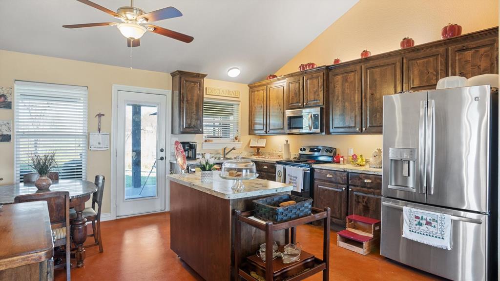 11874 Fm 157 Property Photo 14
