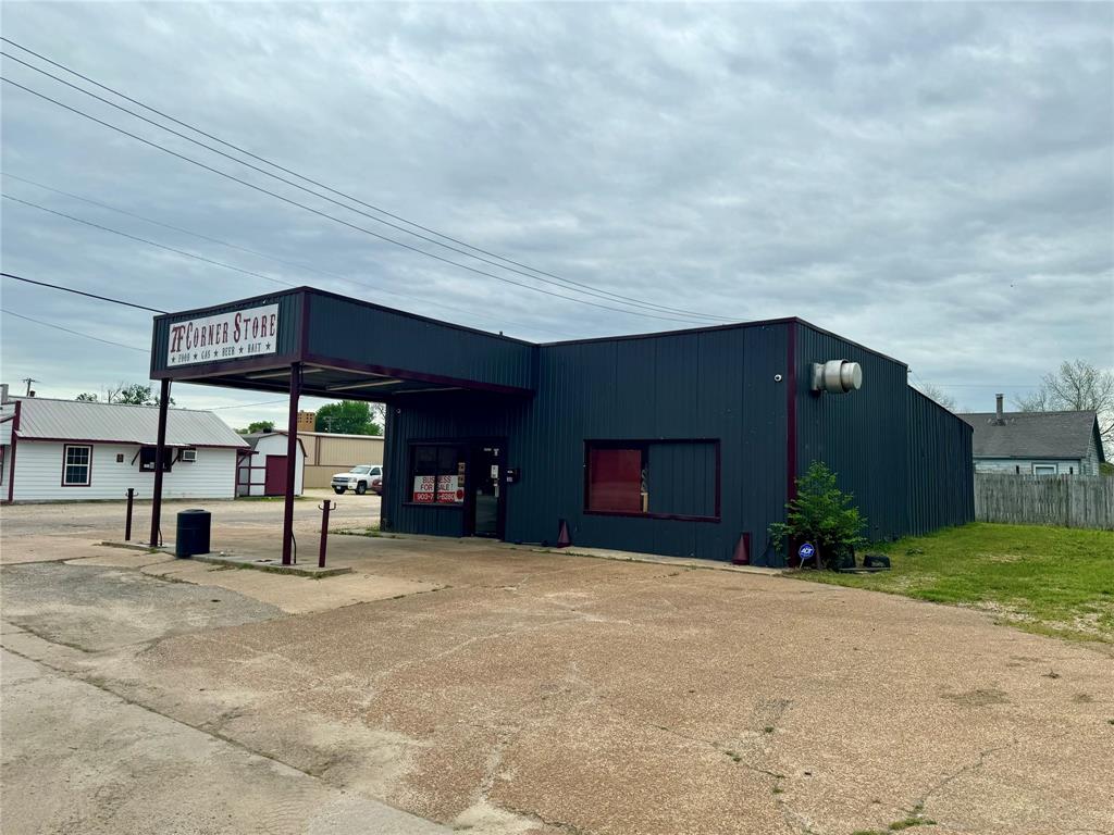 301 W Dallas Avenue Property Photo