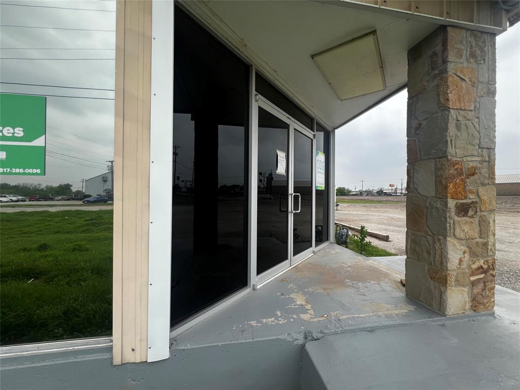 216 E Mcleroy Boulevard Property Photo 3