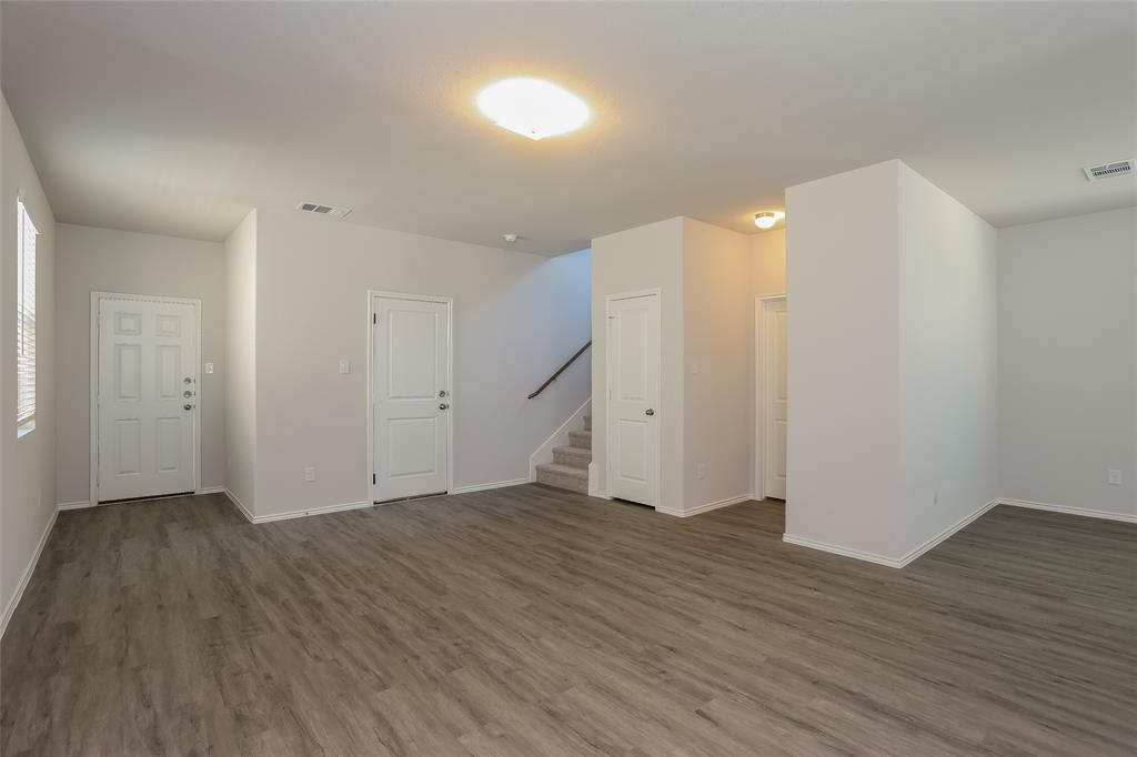5544 Willamette Drive Property Photo 5