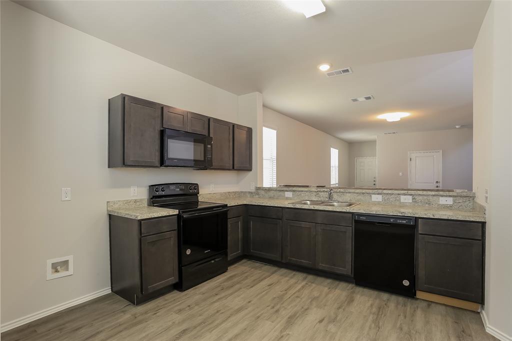 5544 Willamette Drive Property Photo 7