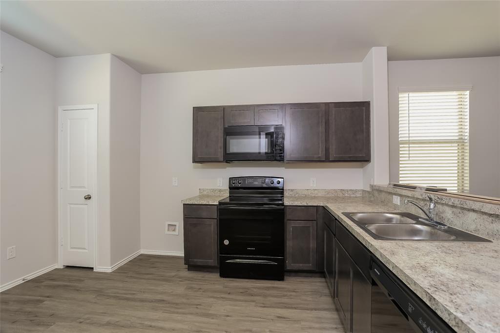 5544 Willamette Drive Property Photo 9