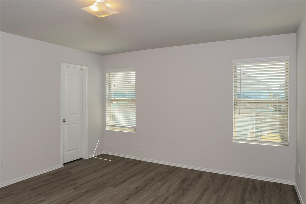 5544 Willamette Drive Property Photo 10