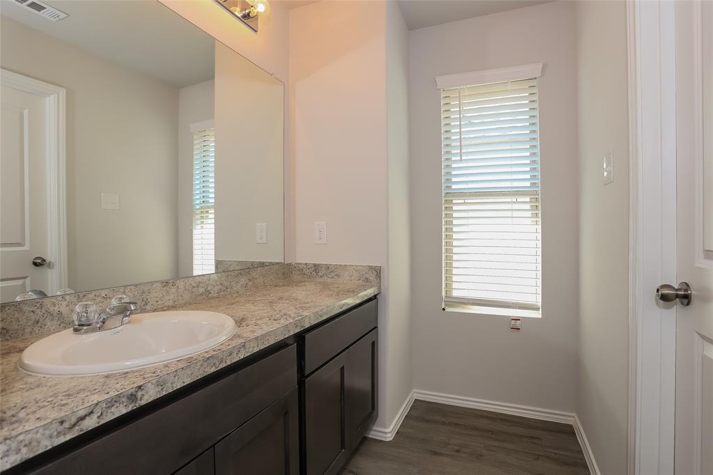 5544 Willamette Drive Property Photo 11