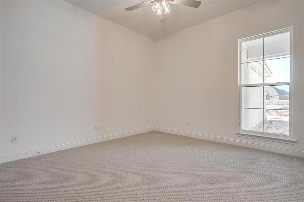 1000 Fan Palm Place Property Photo 5