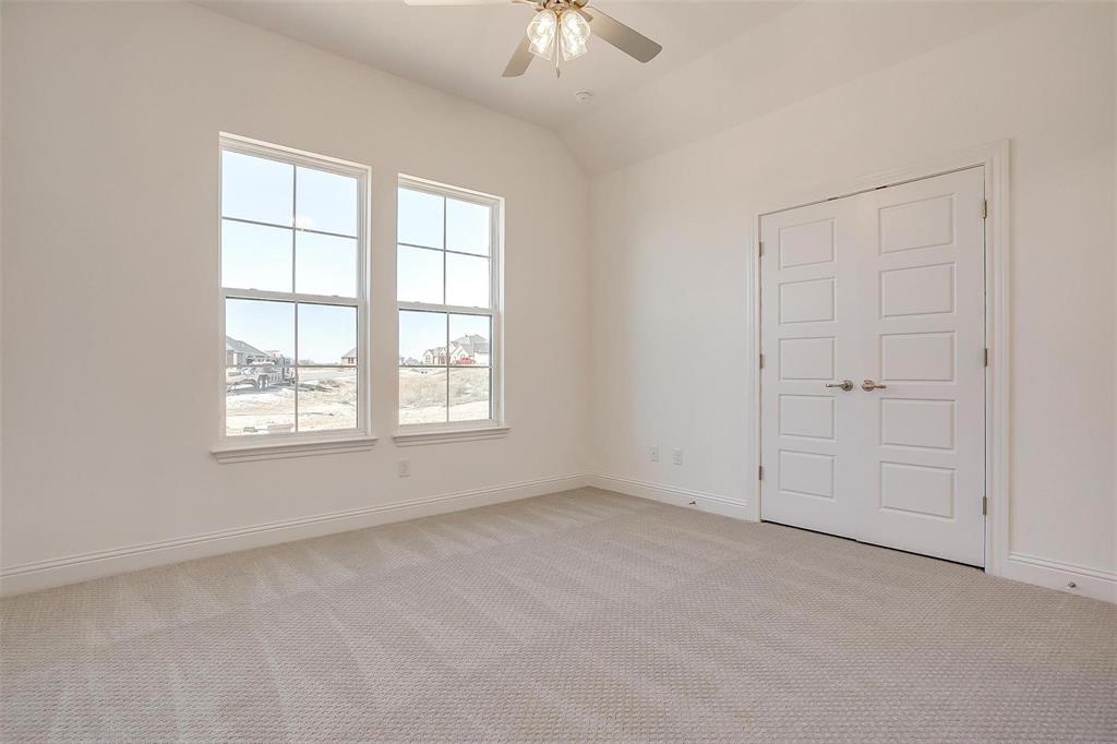 1000 Fan Palm Place Property Photo 6