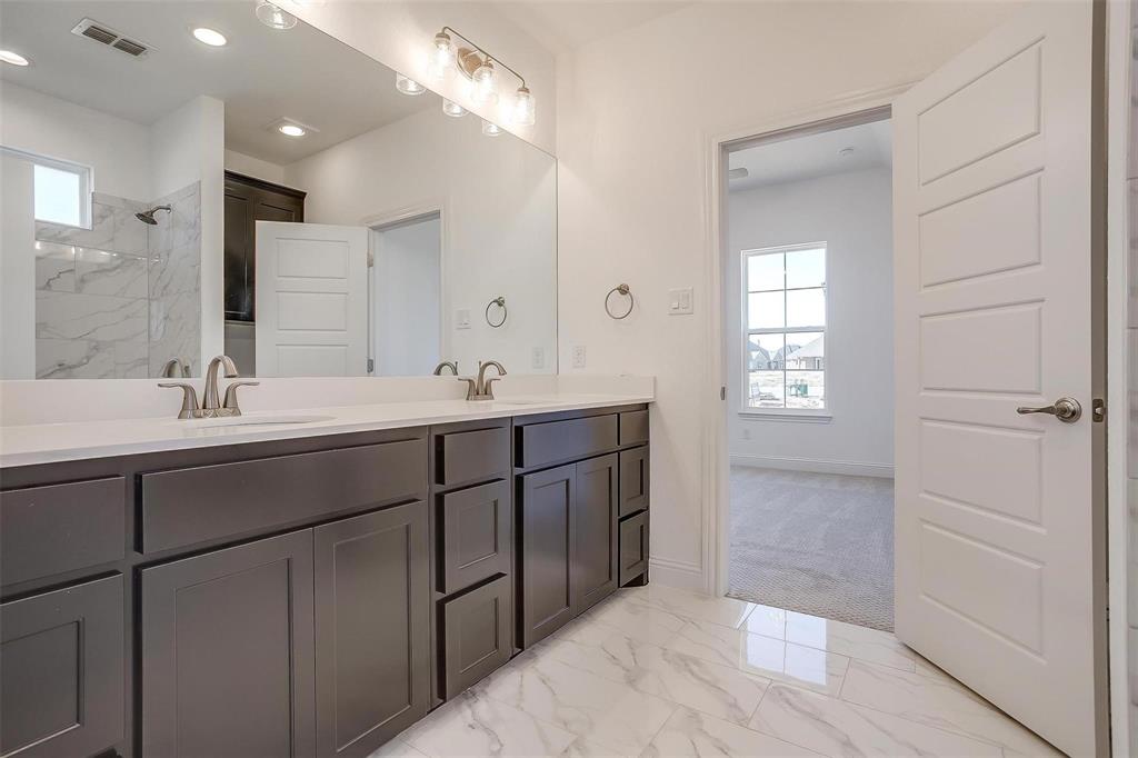 1000 Fan Palm Place Property Photo 10