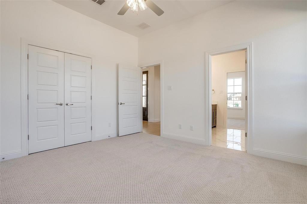 1000 Fan Palm Place Property Photo 11