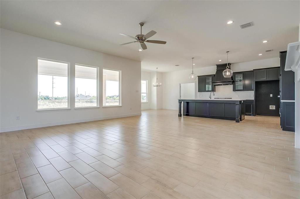 1000 Fan Palm Place Property Photo 13
