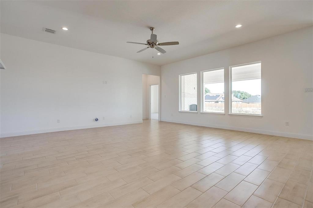 1000 Fan Palm Place Property Photo 16