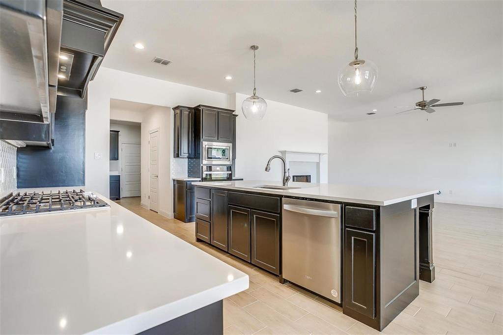 1000 Fan Palm Place Property Photo 19
