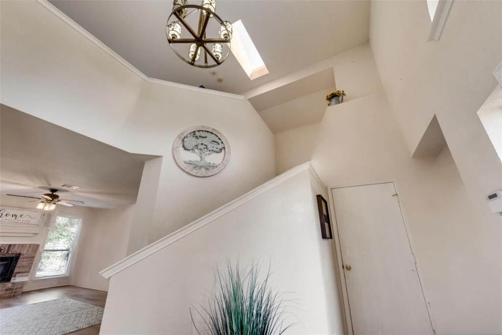 908 Rustic Drive Property Photo 4