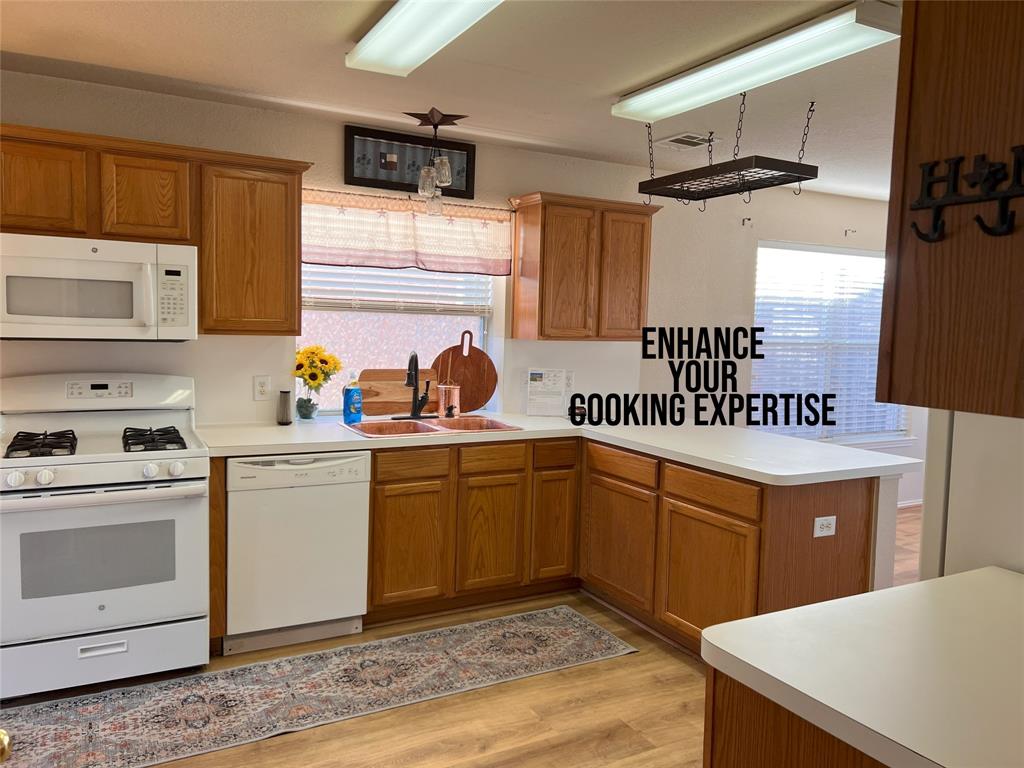908 Rustic Drive Property Photo 6