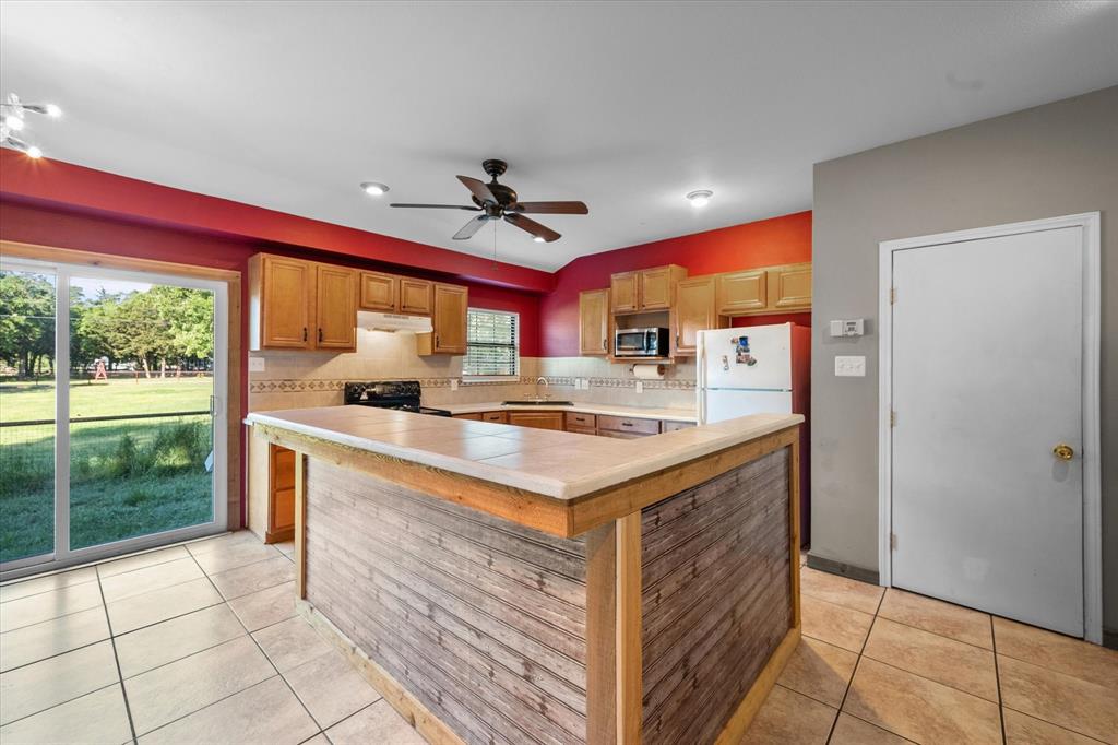 325 Driftwood Avenue Property Photo 8