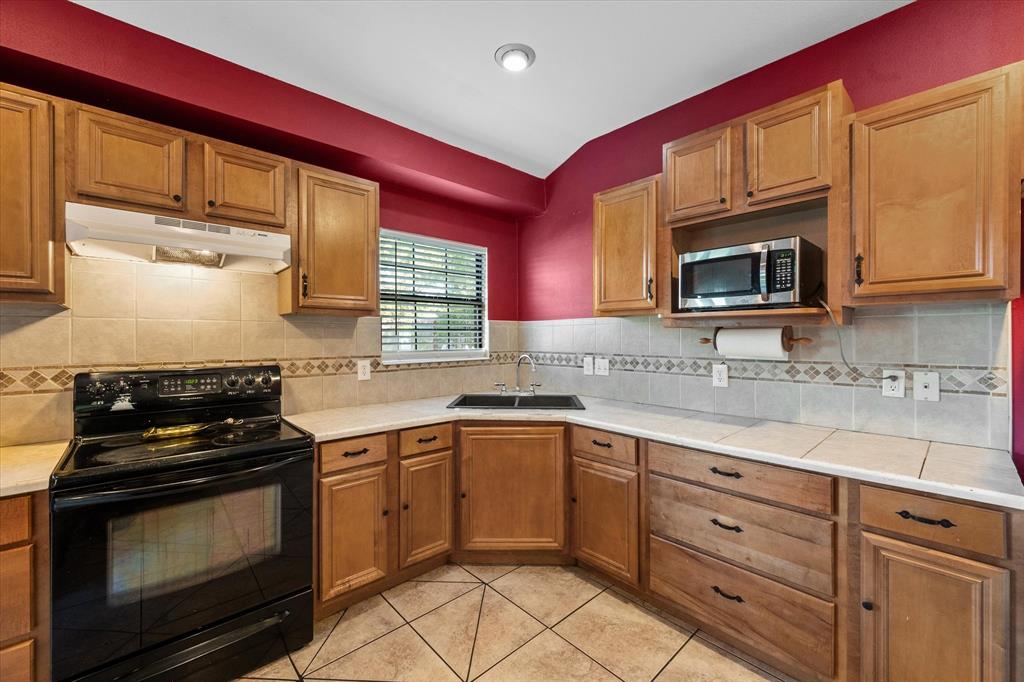 325 Driftwood Avenue Property Photo 11