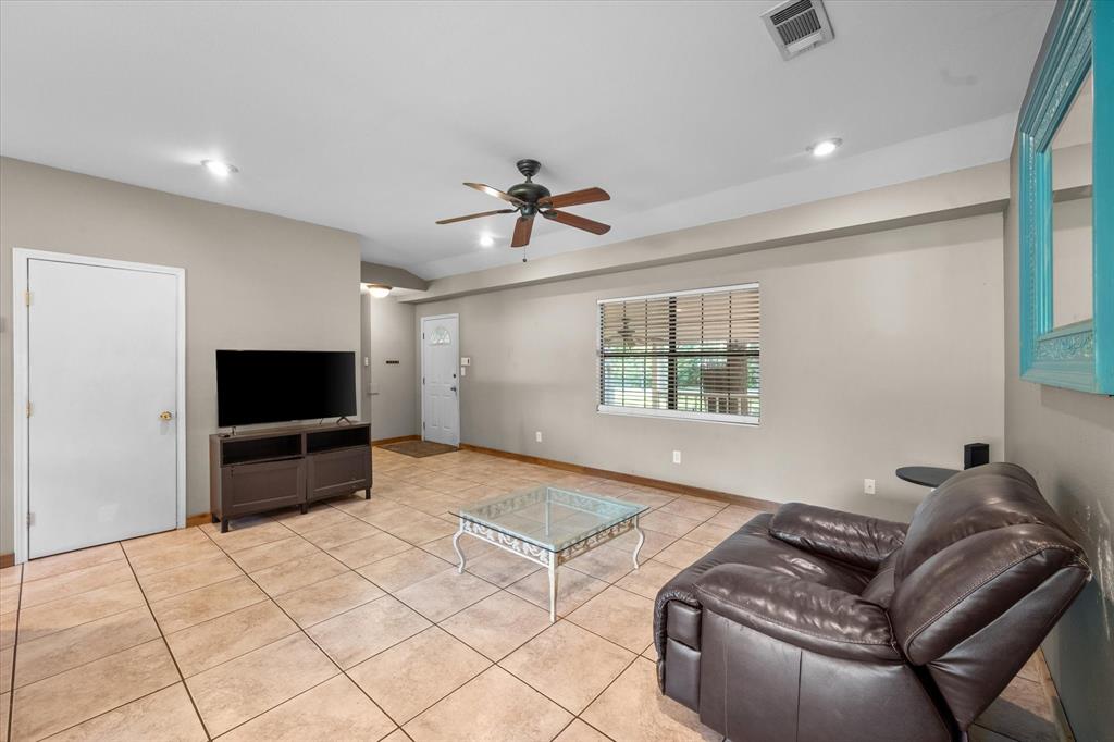 325 Driftwood Avenue Property Photo 15